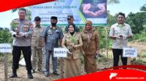 Bupati Ratnawati Launching 1.000 Pohon Buah Organik, Sinjai Perkuat Kemandirian Pangan dari Desa 3 PUNGGAWANEWS.COM BUPATISINJAI 1 scaled | PUNGGAWA NEWS