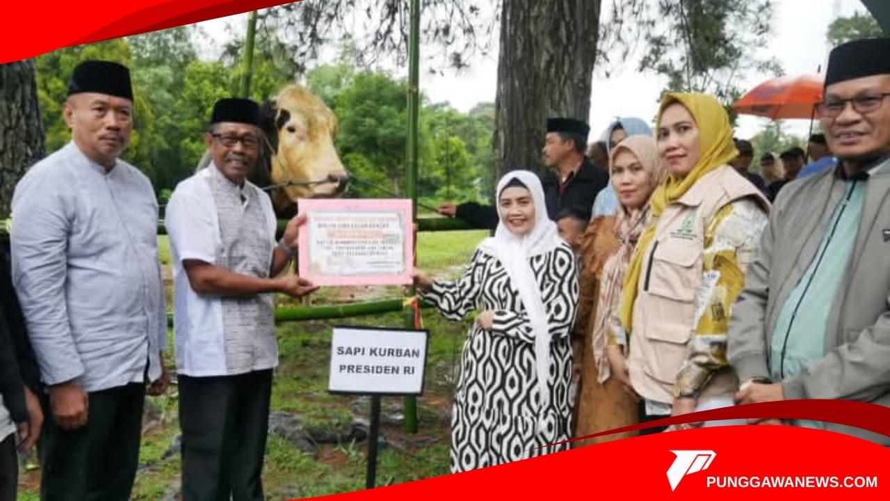 Lewat Tangan Bupati Ratnawati, Kurban Presiden Prabowo Hadir untuk Rakyat 1 1 2 | PUNGGAWA NEWS