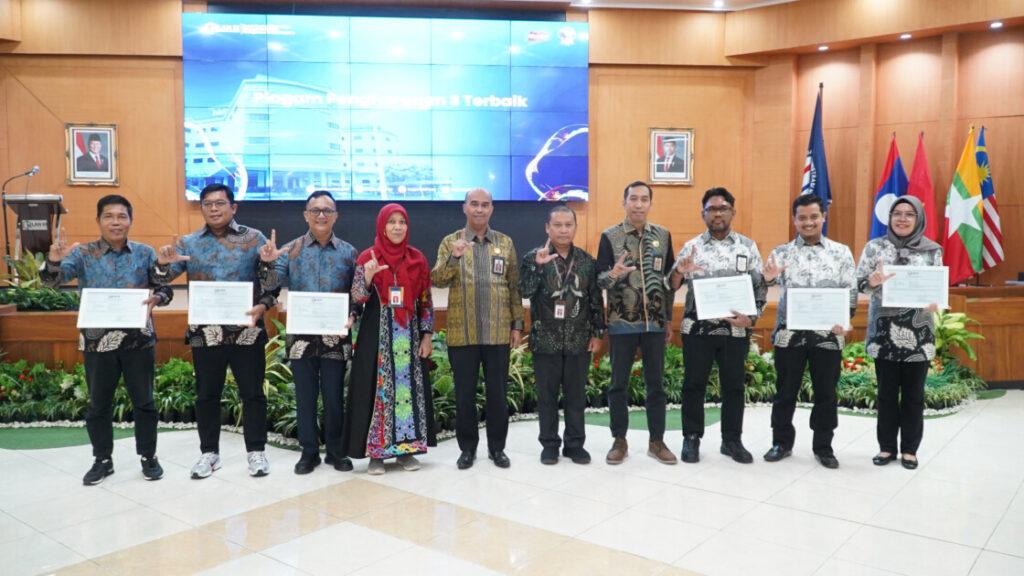 Pusjar SKMP LAN Kukuhkan 80 Lulusan PKA XVI–XVII: Siap Memimpin Perubahan di Tengah Tantangan Disrupsi dan AI 2 WhatsApp Image 2025 07 16 at 16.42.07 c32ab1b1 | PUNGGAWA NEWS