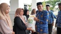 Pemkab Sinjai Perkuat Jaring Pengaman Pangan Lewat Penyaluran Beras CPP untuk 19.502 KPM 32 WhatsApp Image 2025 07 17 at 13.32.14 | PUNGGAWA NEWS