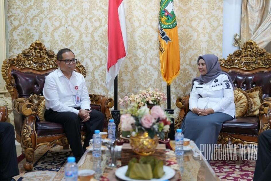 OJK Sulselbar dan Pemkab Sinjai Jajaki Kerja Sama Perkuat Akses Keuangan Sektor Produktif 1 PUNGGAWA NEWS IMAGE 1 2 | PUNGGAWA NEWS