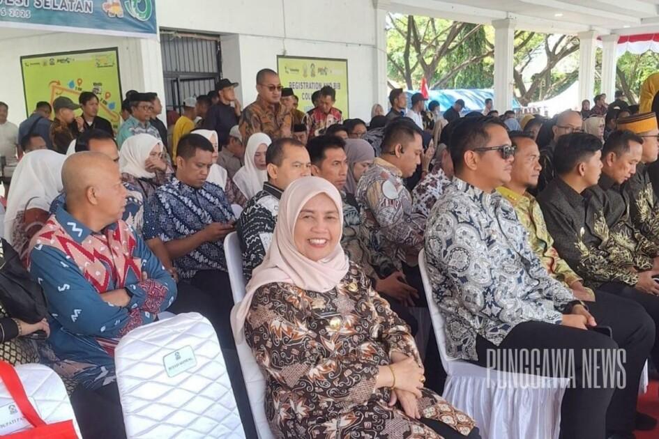 Bupati Ratnawati : Koperasi Adalah Tulang Punggung Perekonomian Rakyat 1 PUNGGAWA NEWS IMAGE 12 | PUNGGAWA NEWS
