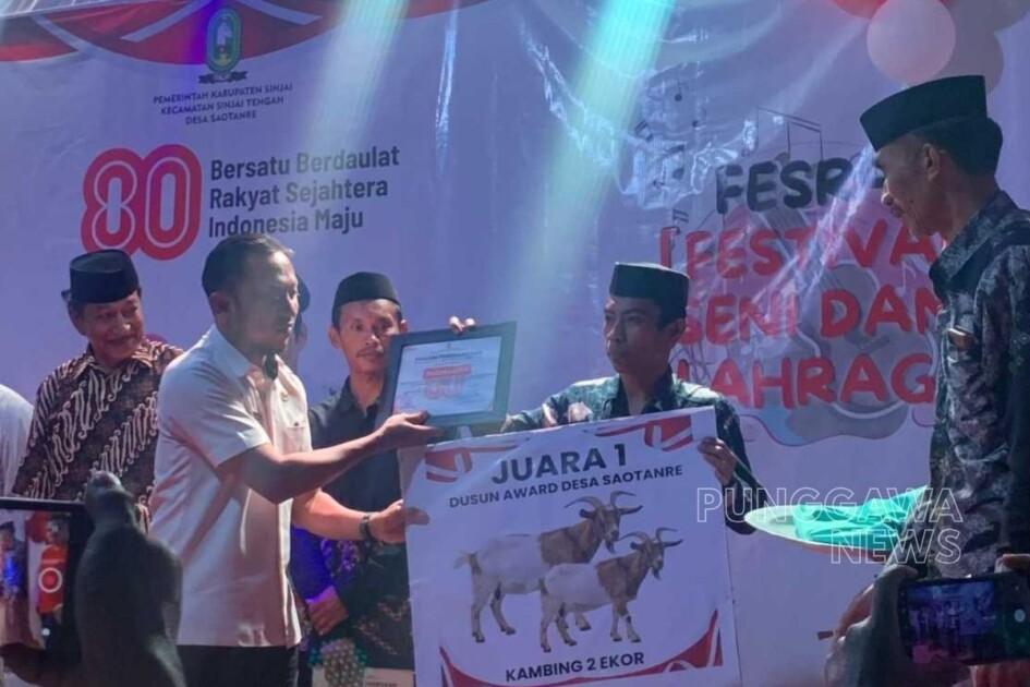 Dusun Award dan FESRA Saotanre 2025 Ditutup, Pemenang Dapat Hadiah Hewan Ternak 1 PUNGGAWA NEWS IMAGE 3 3 | PUNGGAWA NEWS