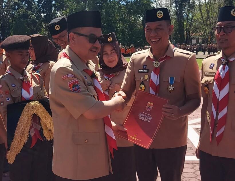 Wabup Sinjai Terima Lencana Pancawarsa III di Apel Besar Hari Pramuka ke-64 Sulsel 1 WhatsApp Image 2025 08 14 at 14.33.24 | PUNGGAWA NEWS