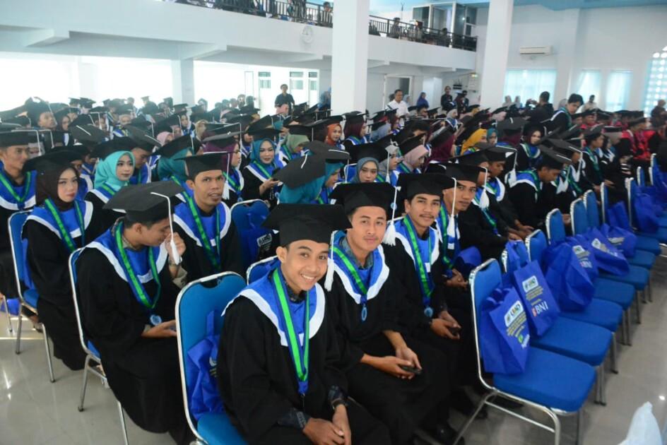 UIAD Sinjai Kukuhkan 282 Lulusan, Bupati Dorong Alumni Jadi Agen Perubahan 2 WhatsApp Image 2025 08 14 at 14.38.34 | PUNGGAWA NEWS