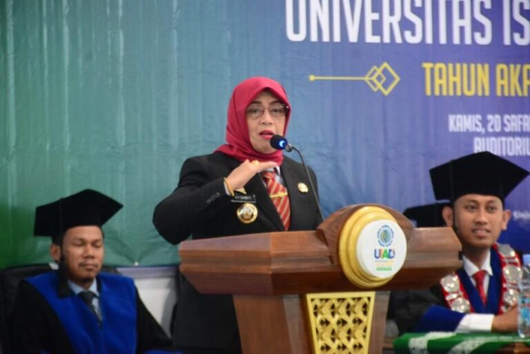 UIAD Sinjai Kukuhkan 282 Lulusan, Bupati Dorong Alumni Jadi Agen Perubahan 1 WhatsApp Image 2025 08 14 at 14.38.35 e1755154953732 | PUNGGAWA NEWS
