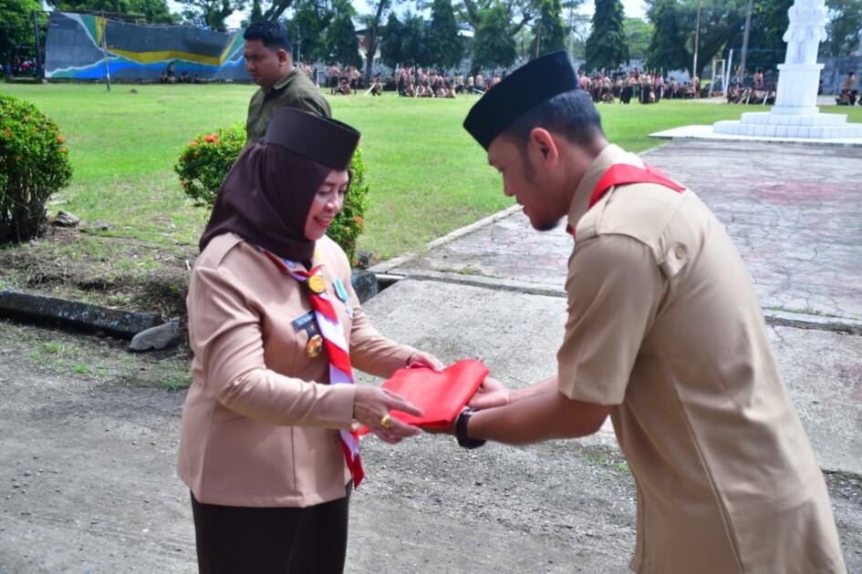 Bupati Sinjai Bagikan Merah Putih, Simbol Persatuan Sambut Kemerdekaan ke-80 1 WhatsApp Image 2025 08 15 at 15.17.05 bc9bb691 | PUNGGAWA NEWS