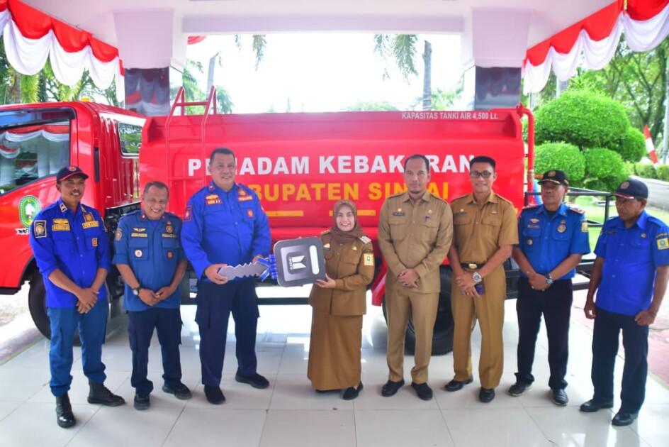Pemkab Sinjai Serahkan Armada Damkar Baru untuk Perkuat Layanan Kesiapsiagaan Bencana 1 WhatsApp Image 2025 09 02 at 17.19.32 3 | PUNGGAWA NEWS