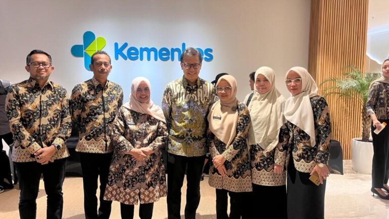 Bupati Sinjai Audiensi dengan Menkes, Usulkan Puskesmas Manipi Jadi RS Tipe D 1 WhatsApp Image 2025 09 09 at 22.40.17 1 e1757463985599 | PUNGGAWA NEWS