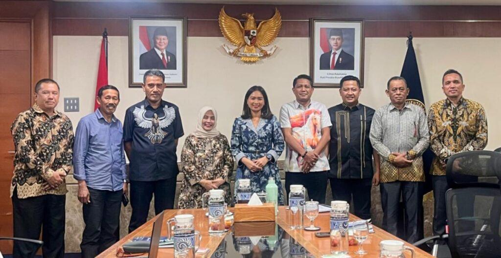 Bupati Ratnawati Temui Kemenparekraf, Sinjai Bakal Punya Event Wisata Skala Besar? 2 WhatsApp Image 2025 09 18 at 23.57.51 365415c2 | PUNGGAWA NEWS