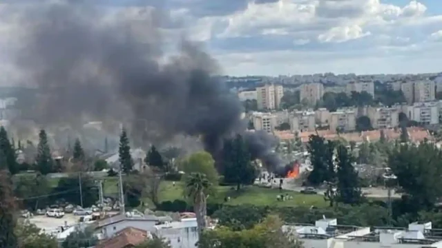 Iran Lancarkan Serangan Balasan Gelombang ke 30 terhadap Fasilitas Militer AS dan Israel | PUNGGAWA NEWS