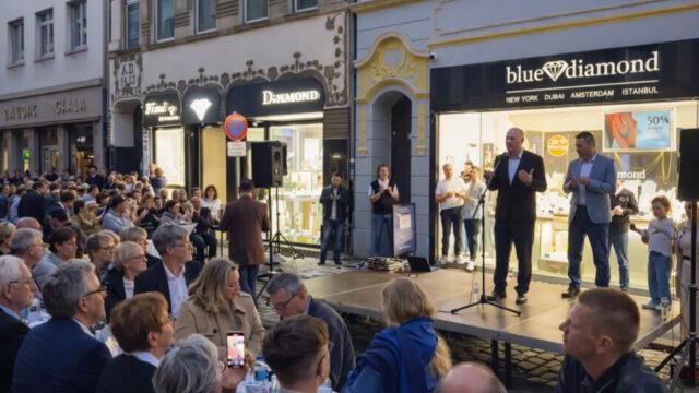Ribuan Warga Frankfurt Gelar Buka Puasa Bersama di Jalan Raya Jejak Harmoni Ramadan di Jantung Eropa | PUNGGAWA NEWS